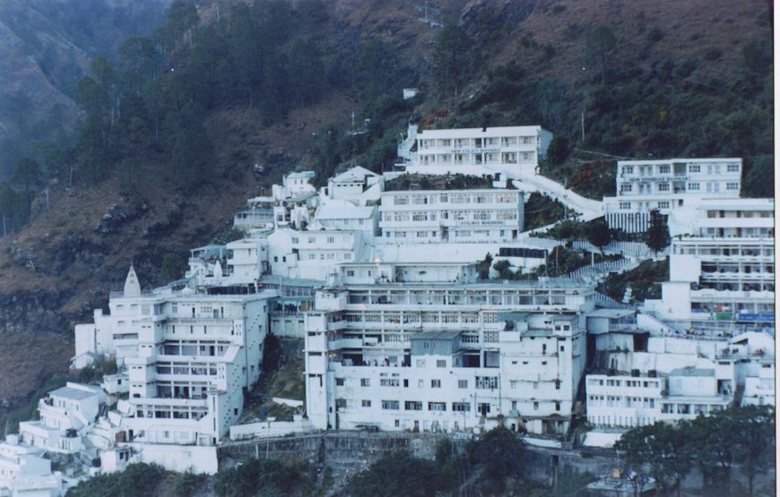 Mata Vaishno Devi – Kashmir: A Spiritual and Scenic Journey